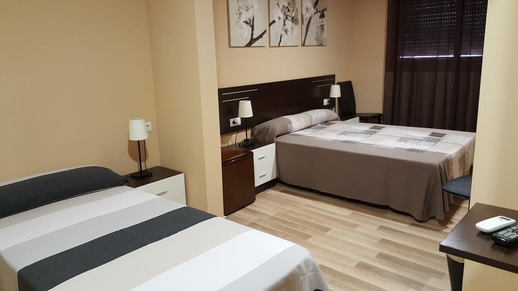 Pension Avenida Vilafranca del Penedès Eksteriør billede